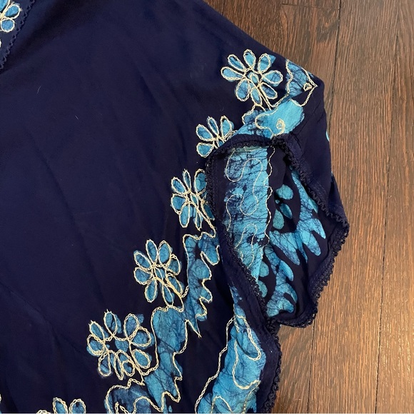 Size XS-XL Beautiful Handmade Poncho - Picture 3 of 3